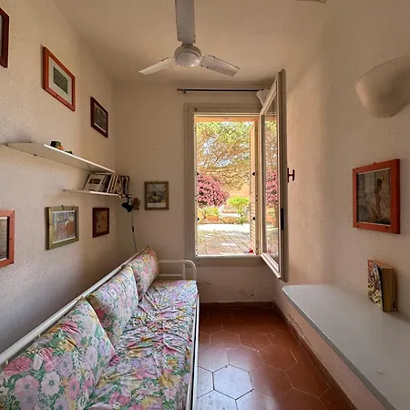 Apartment Domus Apolloni Porto Quadro