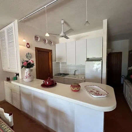 Domus Apolloni Porto Quadro Apartment *